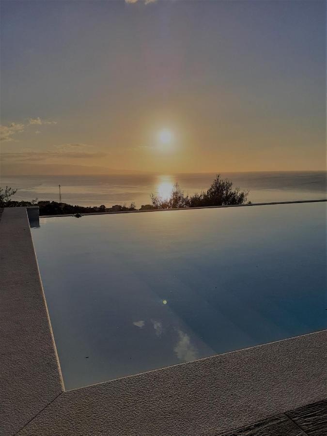 Villa Infinity ∞ Santa Teresa Di Riva Exteriör bild