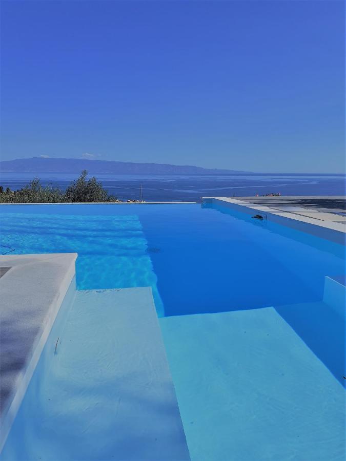 Villa Infinity ∞ Santa Teresa Di Riva Exteriör bild
