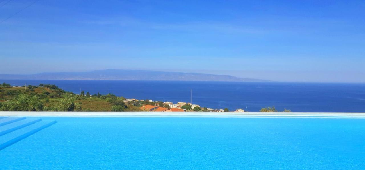 Villa Infinity ∞ Santa Teresa Di Riva Exteriör bild