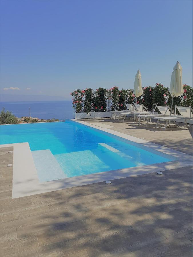 Villa Infinity ∞ Santa Teresa Di Riva Exteriör bild